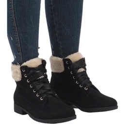 Czarne sznurowane botki ocieplane C-7100