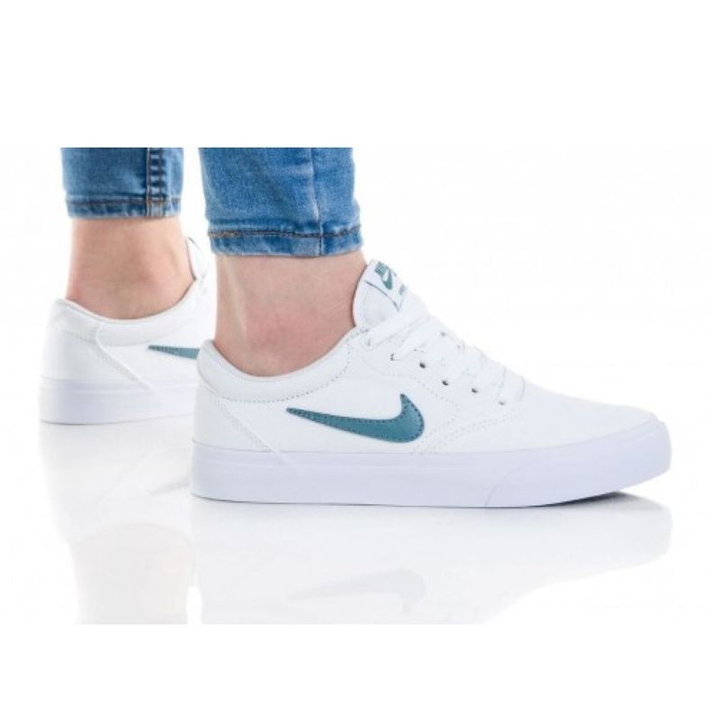 Buty Nike Sb Charge Cnvs (GS) Jr CQ0260-100 białe różowe