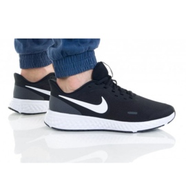 Buty Nike Revoution 5 4E M BQ6714-003 białe czarne