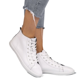 Białe wysokie klasyczne trampki damskie 9858