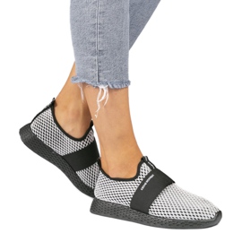 Czarne obuwie sportowe wsuwane SJ1972-1