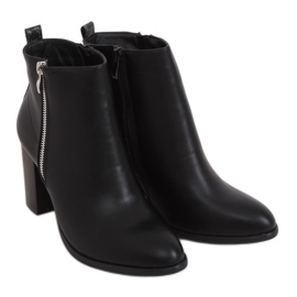 Botki na obcasie klasyczne czarne 688-A21 Black
