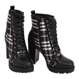 Botki na obcasie w kratkę czarne NS080P Black