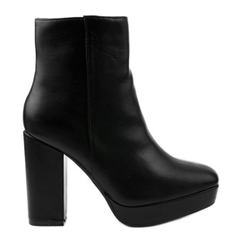 Czarne botki na słupku Wintarish