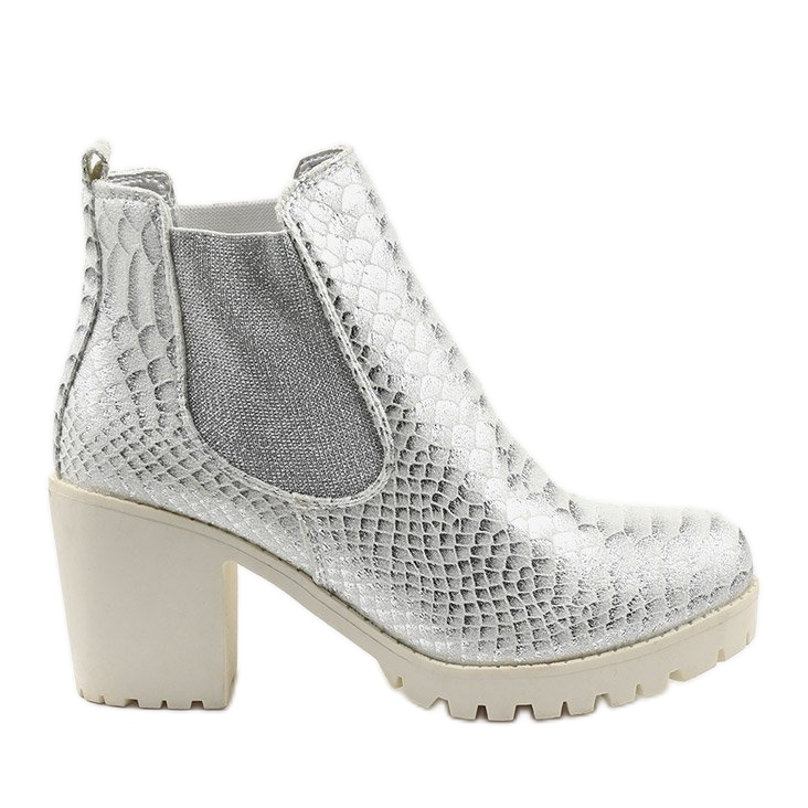 Srebrne botki na słupku Amar srebrny