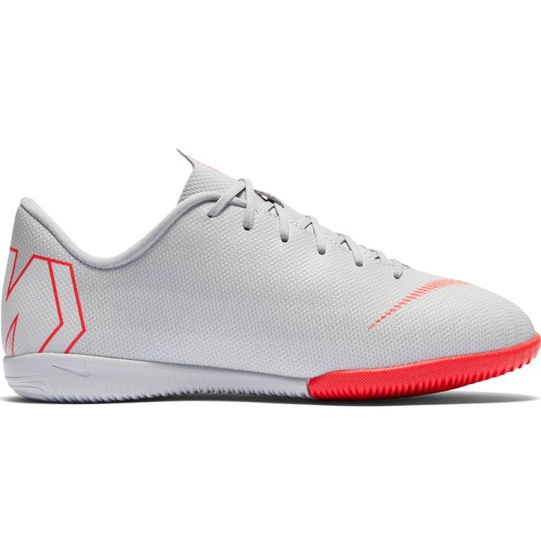 Buty piłkarskie Nike Mercurial Vapor X 12 Academy Ic Jr AJ3101 060 białe szare