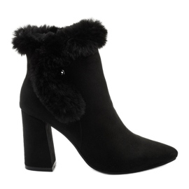 Czarne botki na słupku na suwak Helikea