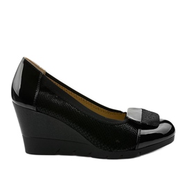 Czarne czółenka na koturnie Downreaver