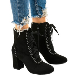 Czarne botki na słupku z eko-zamszu Corstorphine