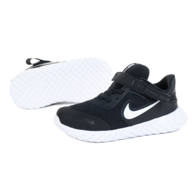Buty Nike Revolution 5 Flyase Jr CQ4651-004 białe czarne