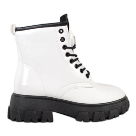 SHELOVET Lakierowane Traperki Na Platformie białe