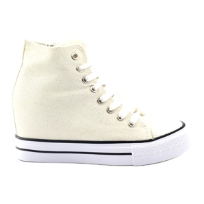 KULTOWE BUTY: TRAMPKI
