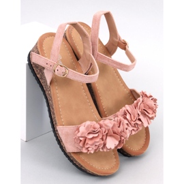 Sandałki na koturnie z kwiatami Pionter Pink różowe 1
