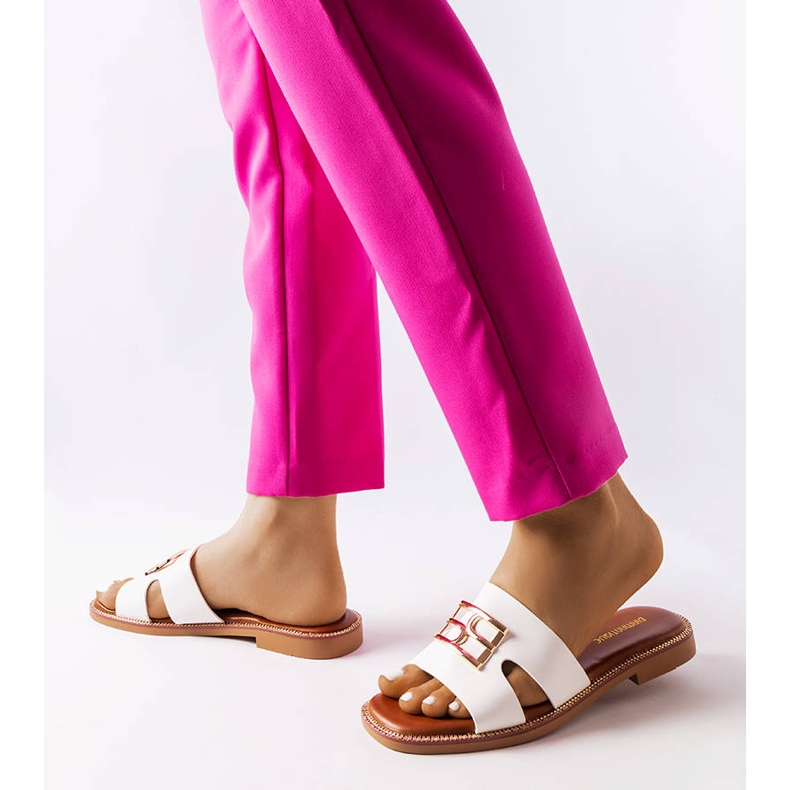 Białe klapki Sabrine 2