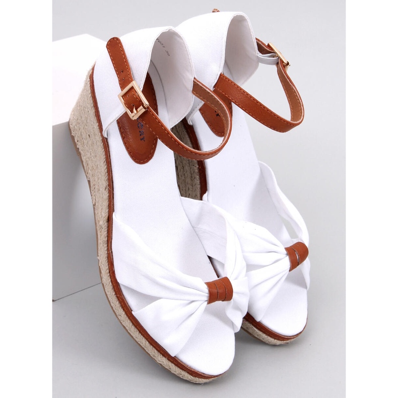 Espadryle na koturnie Kristen White białe 1