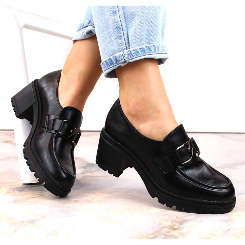 Półbuty mokasyny na słupku i platformie czarne Vinceza 10921 1