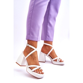 Modne Sandały Na Obcasie I Platformie Białe Secret Rose 2