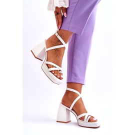 Modne Sandały Na Obcasie I Platformie Białe Secret Rose 3