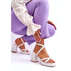 Modne Sandały Na Obcasie I Platformie Białe Secret Rose 4