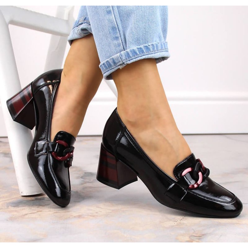 Lakierowane półbuty na ozdobnym obcasie Vinceza W JAN232A czarne 1