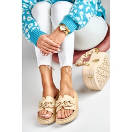 La.Fi Beżowe klapki z łańcuchem beżowy 1