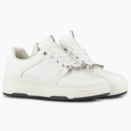 Białe buty sportowe z łańcuszkiem 2