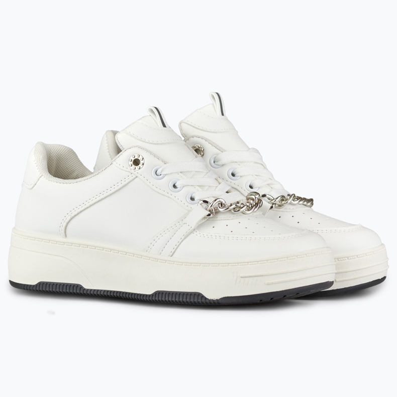 Białe buty sportowe z łańcuszkiem 2