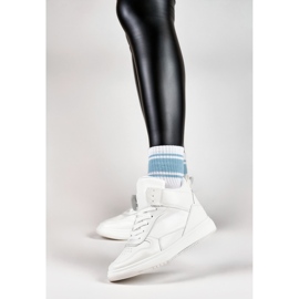 Białe sneakersy damskie nad kostkę 6