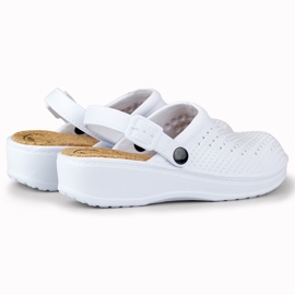 Komfortowe klapki damskie z zakrytymi palcami białe 1