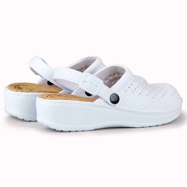 Komfortowe klapki damskie z zakrytymi palcami białe 1