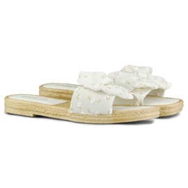 Białe klapki damskie z kokardą 2