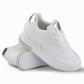 Białe sneakersy damskie na koturnie 1
