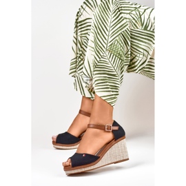 Czarne sandały damskie na koturnie Tomm 1