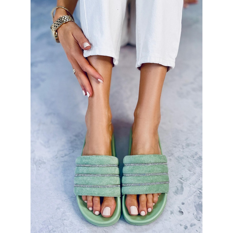 Klapki z cyrkoniami Lynne Green zielone 2