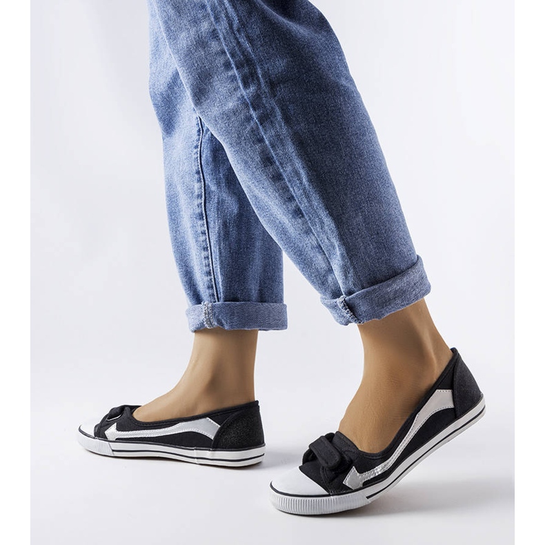 Czarne materiałowe tenisówki Winifred 1