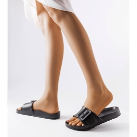 Czarne gumowe klapki z klamerką Nelm 2