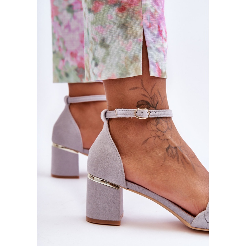 Zamszowe Sandały Z Warkoczem Szare Essenza 2