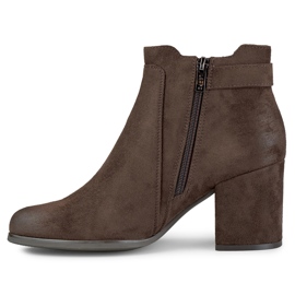 Brązowe botki damskie ze sprzączką 1