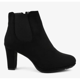 Czarne botki na słupku F156-2 2