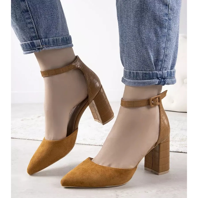 Camelowe czółenka na słupku Natalie brązowe 1