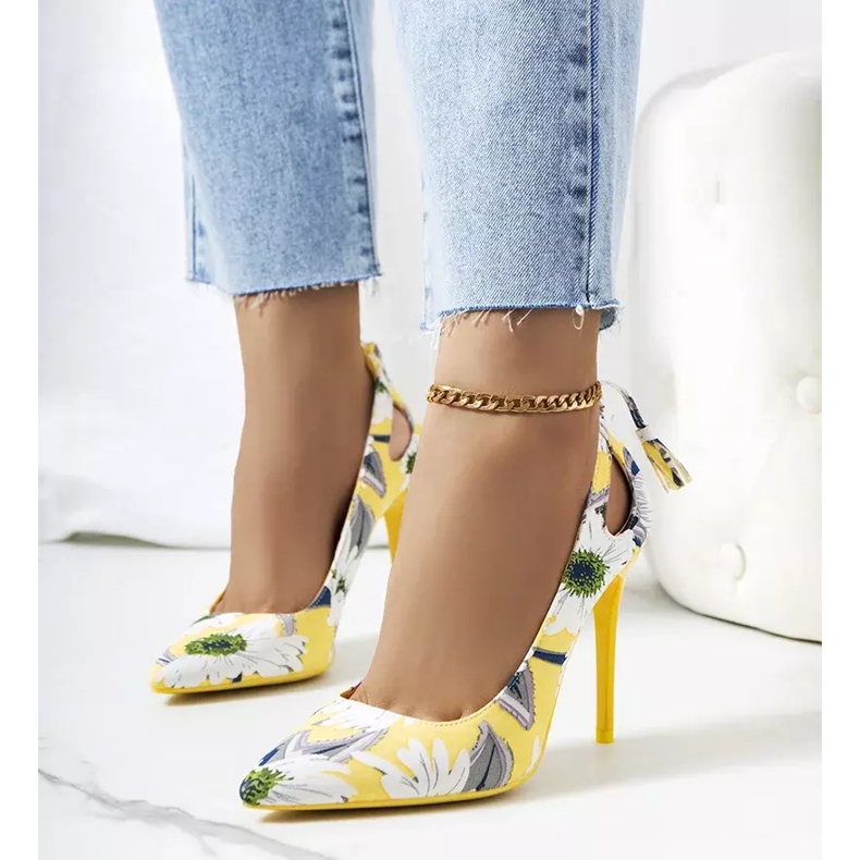 Żółte szpilki z kwiatowym wzorem Jalisa wielokolorowe 1