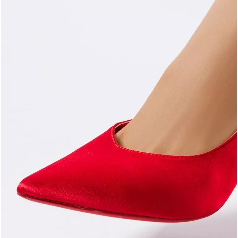 Czerwone szpilki z wiązaniem Anneli 2