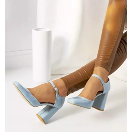 Niebieskie czółenka na słupku Clement 1