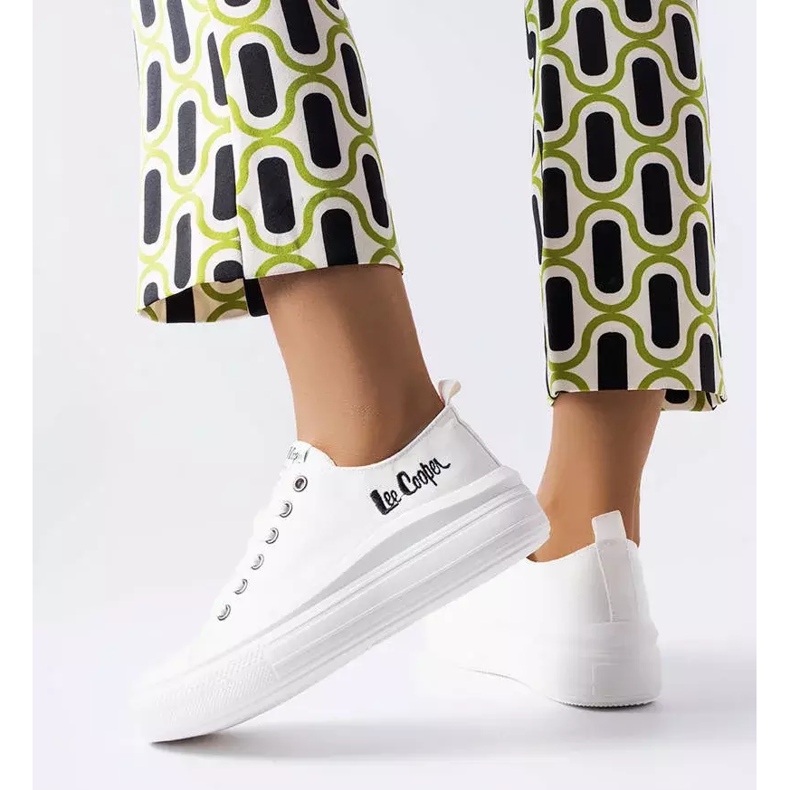 Białe trampki Lee Cooper LCW-23-44-1623L 2