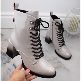 Lakierowane botki damskie na obcasie D&A S.Barski Premium Collection MR870-06 szare 1