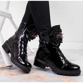 Botki damskie z koralikami ocieplane lakierowane czarne Jezzi RMR2071-15 1