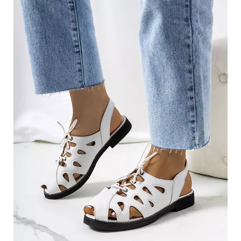 Białe sandałki wiązane Vlis 1