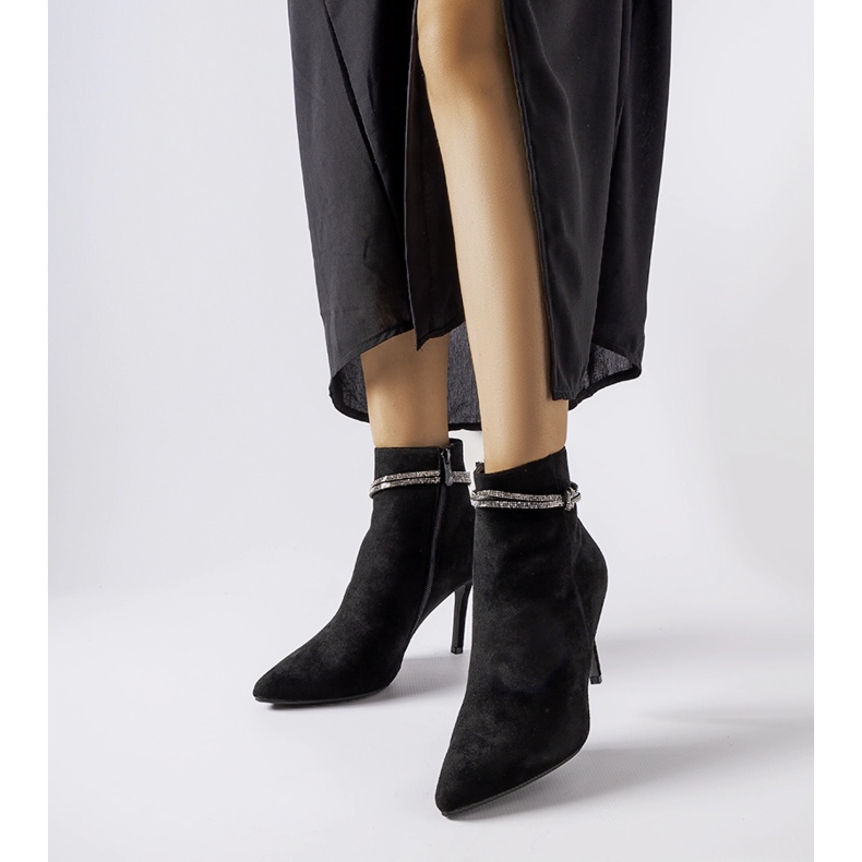 Czarne ocieplane botki na szpilce Vinceza 1