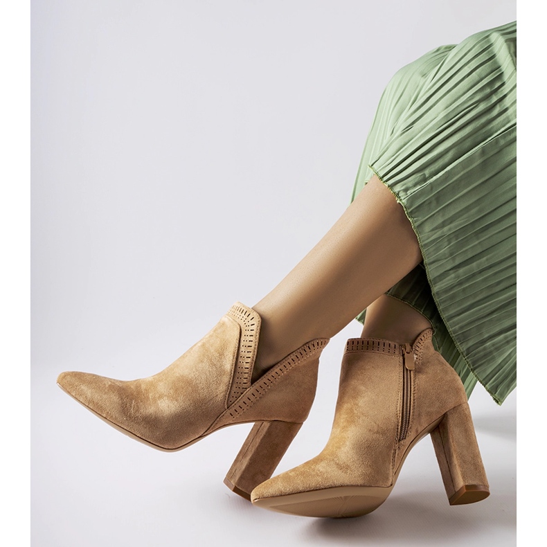 Beżowe zamszowe botki Cammoro beżowy 1