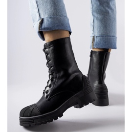 Czarne workery na grubszej podeszwie Manara 1